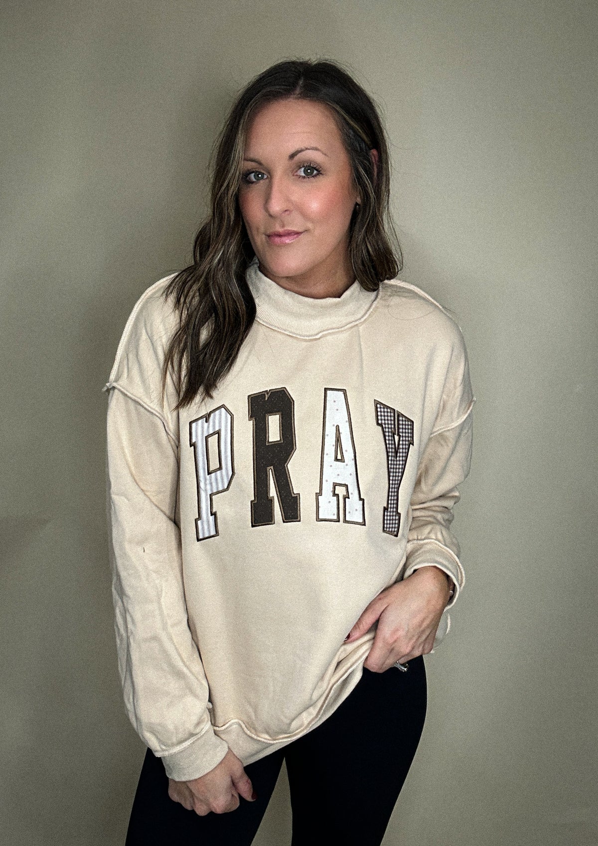 Pray Mockneck